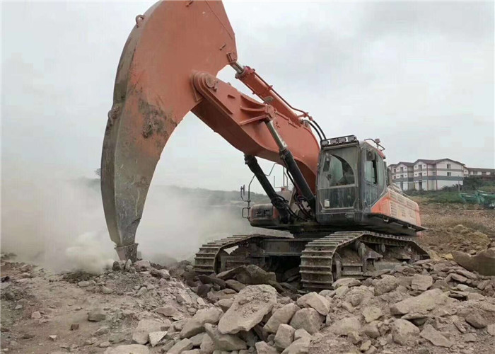 Powerful Breaking Force Digger Arm To Break Hard Rock / Soil Excavator Spare Parts