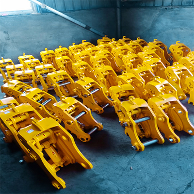 Excavateur sécurisé très efficace accouplement rapide, accrochage rapide hydraulique avec broches pour chat hitachi komatsu sanny