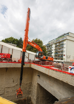 5748kg longue excavatrice Telescopic Boom Arm avec le bloc supérieur pour Hitachi/CAT