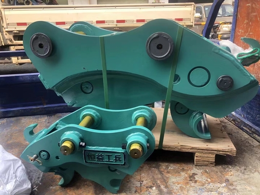 Excavateur sécurisé très efficace accouplement rapide, accrochage rapide hydraulique avec broches pour chat hitachi komatsu sanny