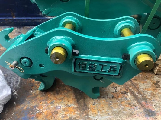 Excavateur sécurisé très efficace accouplement rapide, accrochage rapide hydraulique avec broches pour chat hitachi komatsu sanny