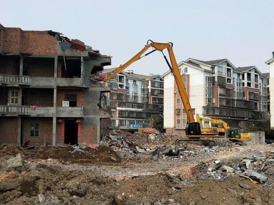 Excavateur multifonctionnel à bras de démontage en trois étapes CAT325 pour le concassage précis de Q355B